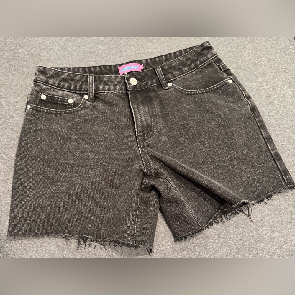 Edikted Black Wash High Rise Cutoff Denim Shorts Raw Hem